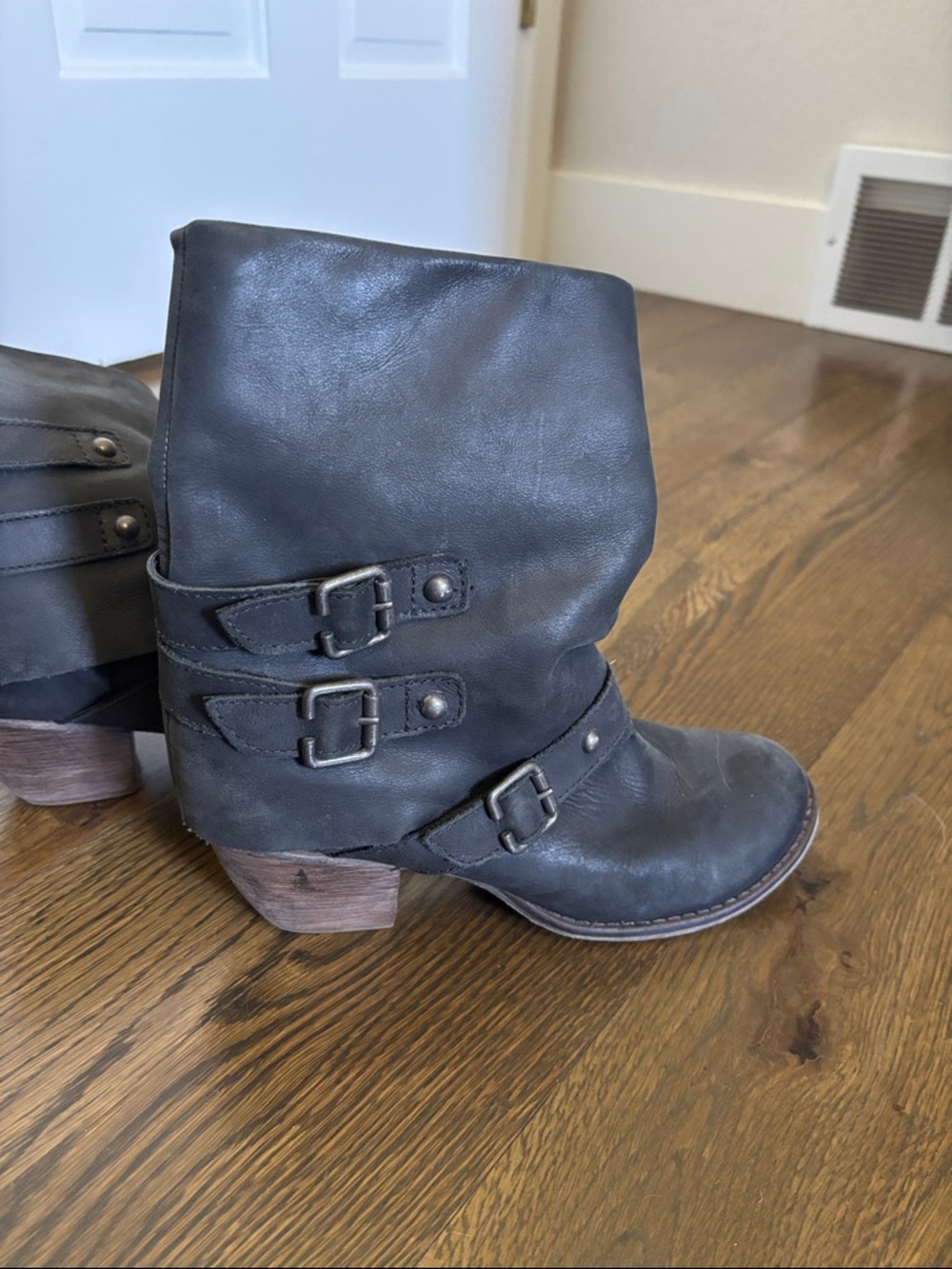 Mia Shoes Black Leather Buckle Ankle Booties